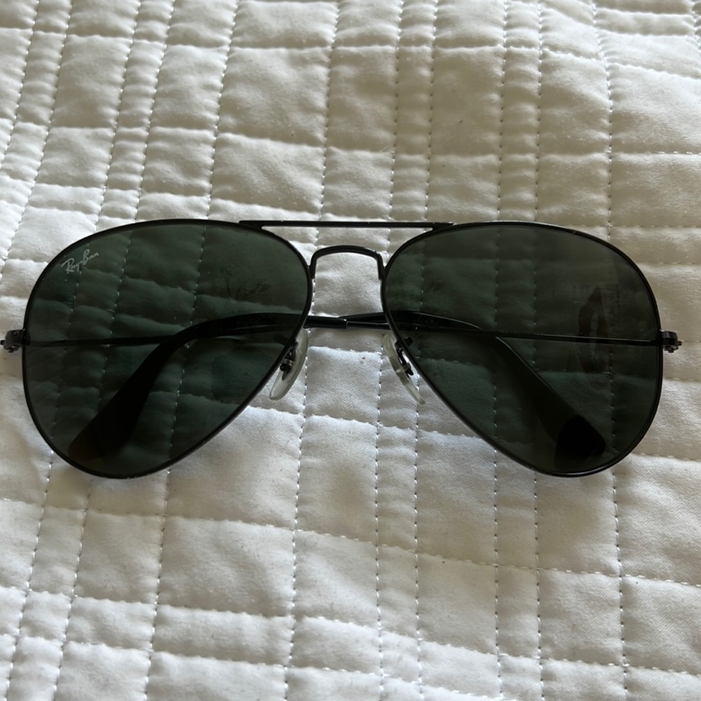 Black ray bans